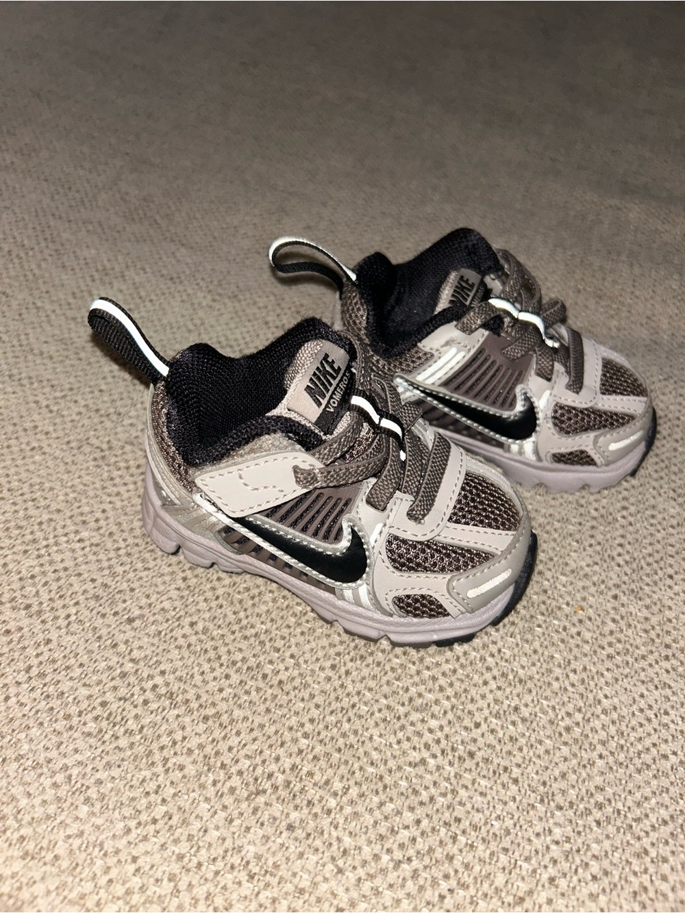 Nike Toddlers' Gray, Black and Cream Running Sneakers